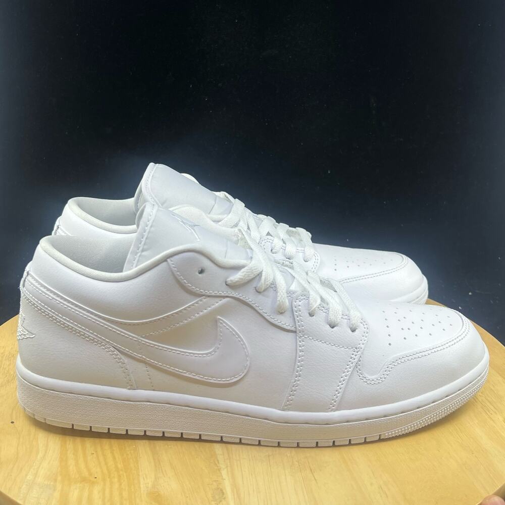 NIKE AIR JORDAN 1 LOW RETRO 1 LOW WHITE "TRIPLE WHITE" SZ 8.5 Wmns [DV0990-111] - Picture 5 of 9